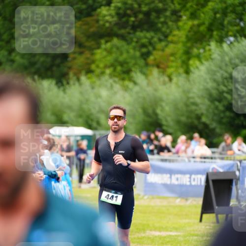 30.08.2026 - Elbe Triathlon Hamburg LAZAROV Photography http://msf.ph/oto/10057256 30.08.2026 11:17:55 Ziel 441 meine-sportfotos.de