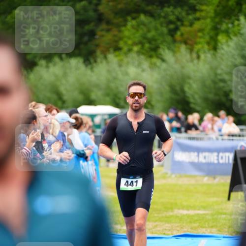 30.08.2026 - Elbe Triathlon Hamburg LAZAROV Photography http://msf.ph/oto/10057259 30.08.2026 11:17:55 Ziel 441 meine-sportfotos.de