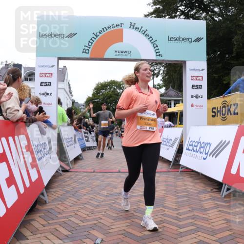 30.08.2026 - Blankeneser Heldenlauf Lena Gebhardt http://msf.ph/oto/10057268 30.08.2026 12:16:12 Ziel 2133, 2290, 2418, 2606, 2898 meine-sportfotos.de