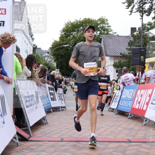 30.08.2026 - Blankeneser Heldenlauf Lena Gebhardt http://msf.ph/oto/10057272 30.08.2026 12:16:13 Ziel 2133, 2290, 2418, 2606, 2791, 2898 meine-sportfotos.de