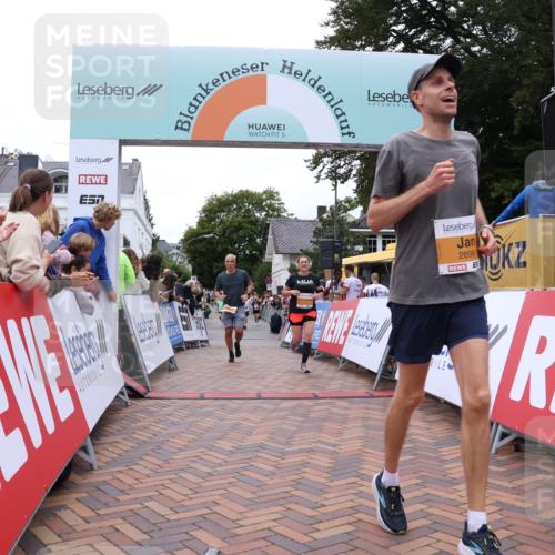30.08.2026 - Blankeneser Heldenlauf Lena Gebhardt http://msf.ph/oto/10057282 30.08.2026 12:16:15 Ziel 2133, 2290, 2418, 2791, 2898 meine-sportfotos.de
