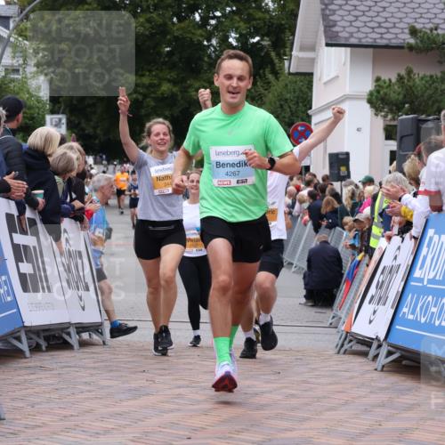 30.08.2026 - Blankeneser Heldenlauf Lena Gebhardt http://msf.ph/oto/10057300 30.08.2026 12:16:21 Ziel 2418, 2445, 2539, 2672, 2791, 2898, 4267 meine-sportfotos.de