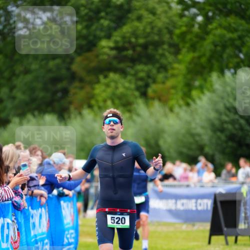 30.08.2026 - Elbe Triathlon Hamburg LAZAROV Photography http://msf.ph/oto/10057302 30.08.2026 11:18:20 Ziel 520, 548, 577, 1052 meine-sportfotos.de