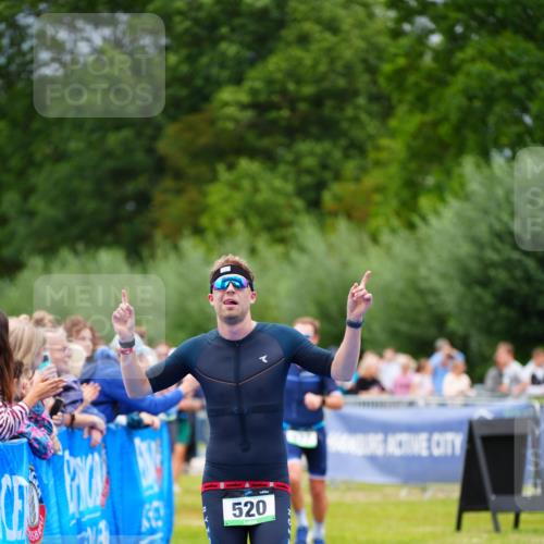 30.08.2026 - Elbe Triathlon Hamburg LAZAROV Photography http://msf.ph/oto/10057304 30.08.2026 11:18:20 Ziel 520, 548, 577, 1052 meine-sportfotos.de
