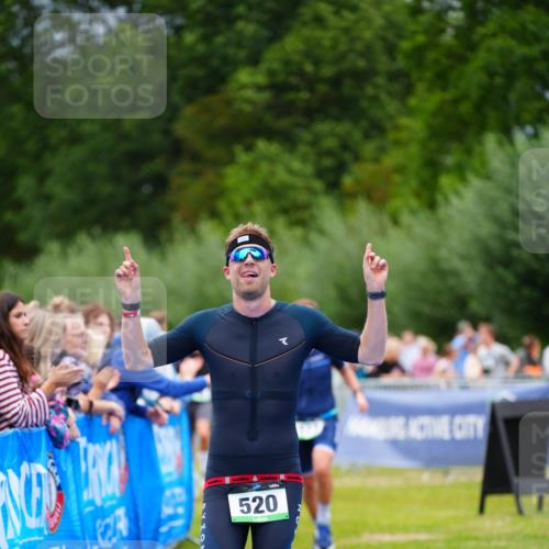 30.08.2026 - Elbe Triathlon Hamburg LAZAROV Photography http://msf.ph/oto/10057306 30.08.2026 11:18:21 Ziel 520, 548, 577, 1052 meine-sportfotos.de