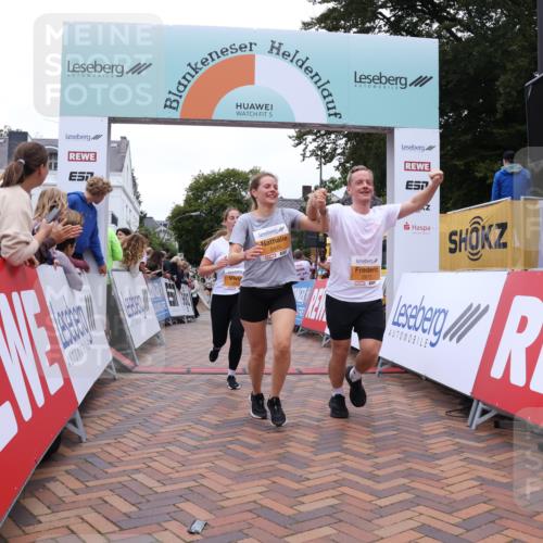 30.08.2026 - Blankeneser Heldenlauf Lena Gebhardt http://msf.ph/oto/10057322 30.08.2026 12:16:24 Ziel 2098, 2418, 2445, 2539, 2672, 2791, 4267 meine-sportfotos.de