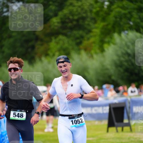 30.08.2026 - Elbe Triathlon Hamburg LAZAROV Photography http://msf.ph/oto/10057323 30.08.2026 11:18:26 Ziel 548, 577, 1052 meine-sportfotos.de
