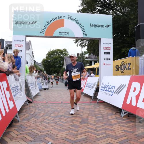 30.08.2026 - Blankeneser Heldenlauf Lena Gebhardt http://msf.ph/oto/10057333 30.08.2026 12:16:27 Ziel 2098, 2445, 2539, 2672, 4267 meine-sportfotos.de