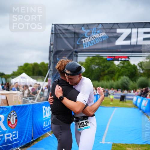 30.08.2026 - Elbe Triathlon Hamburg LAZAROV Photography http://msf.ph/oto/10057340 30.08.2026 11:18:32 Ziel 516, 1048 meine-sportfotos.de