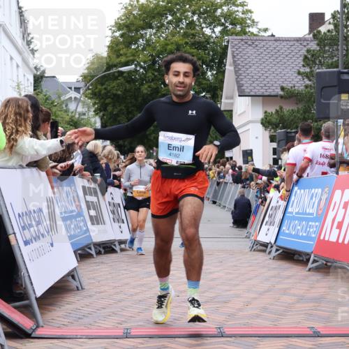 30.08.2026 - Blankeneser Heldenlauf Lena Gebhardt http://msf.ph/oto/10057346 30.08.2026 12:16:33 Ziel 2098, 2309, 4182, 4451 meine-sportfotos.de