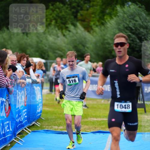 30.08.2026 - Elbe Triathlon Hamburg LAZAROV Photography http://msf.ph/oto/10057351 30.08.2026 11:18:36 Ziel 516, 1048, 1076 meine-sportfotos.de
