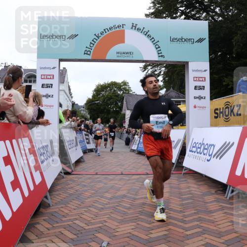 30.08.2026 - Blankeneser Heldenlauf Lena Gebhardt http://msf.ph/oto/10057353 30.08.2026 12:16:35 Ziel 2309, 4182, 4451 meine-sportfotos.de