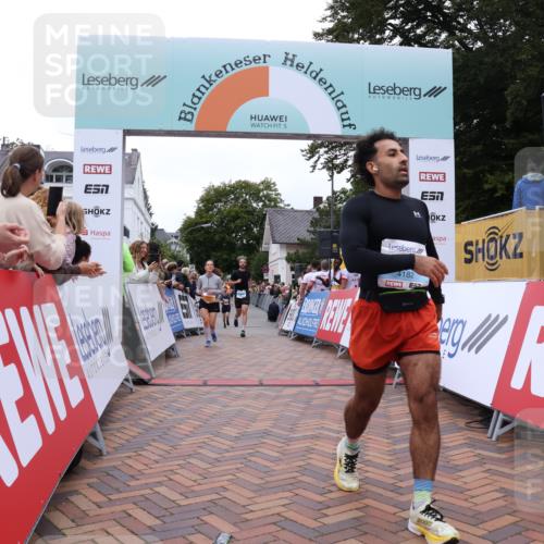 30.08.2026 - Blankeneser Heldenlauf Lena Gebhardt http://msf.ph/oto/10057356 30.08.2026 12:16:35 Ziel 2309, 4182, 4451 meine-sportfotos.de