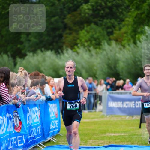 30.08.2026 - Elbe Triathlon Hamburg LAZAROV Photography http://msf.ph/oto/10057379 30.08.2026 11:18:55 Ziel 766, 1070 meine-sportfotos.de