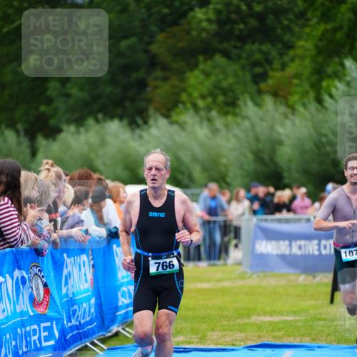 30.08.2026 - Elbe Triathlon Hamburg LAZAROV Photography http://msf.ph/oto/10057381 30.08.2026 11:18:55 Ziel 766, 1070 meine-sportfotos.de