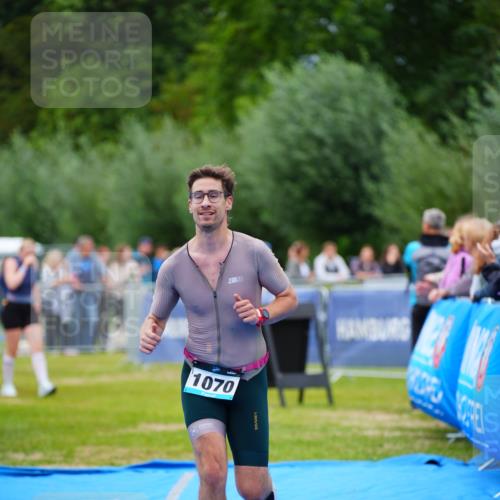 30.08.2026 - Elbe Triathlon Hamburg LAZAROV Photography http://msf.ph/oto/10057389 30.08.2026 11:18:57 Ziel 766, 1070 meine-sportfotos.de