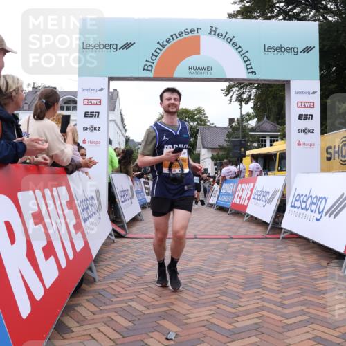 30.08.2026 - Blankeneser Heldenlauf Lena Gebhardt http://msf.ph/oto/10057391 30.08.2026 12:16:44 Ziel 2268, 2309, 2882, 4083, 4451 meine-sportfotos.de