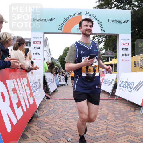 30.08.2026 - Blankeneser Heldenlauf Lena Gebhardt http://msf.ph/oto/10057394 30.08.2026 12:16:45 Ziel 2268, 2309, 2882, 4083, 4451 meine-sportfotos.de