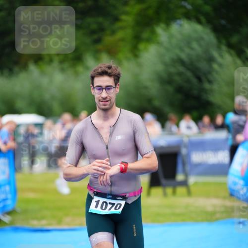 30.08.2026 - Elbe Triathlon Hamburg LAZAROV Photography http://msf.ph/oto/10057395 30.08.2026 11:18:58 Ziel 766, 1070 meine-sportfotos.de