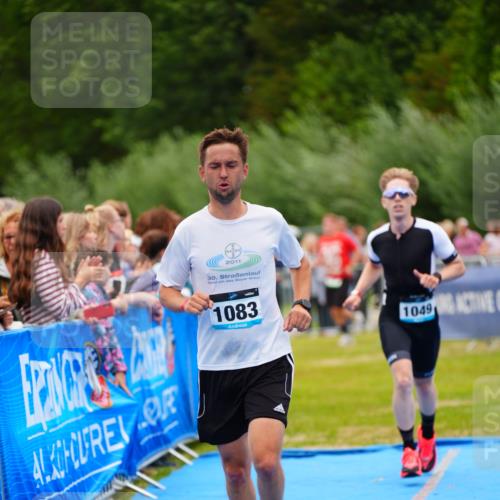 30.08.2026 - Elbe Triathlon Hamburg LAZAROV Photography http://msf.ph/oto/10057413 30.08.2026 11:19:12 Ziel 1049, 1083 meine-sportfotos.de
