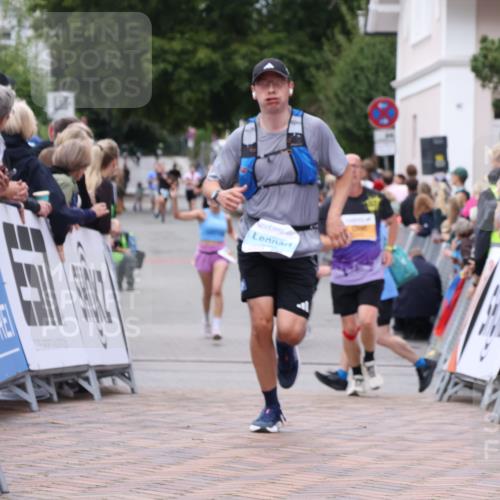 30.08.2026 - Blankeneser Heldenlauf Lena Gebhardt http://msf.ph/oto/10057415 30.08.2026 12:16:53 Ziel 2882, 4080, 4083 meine-sportfotos.de