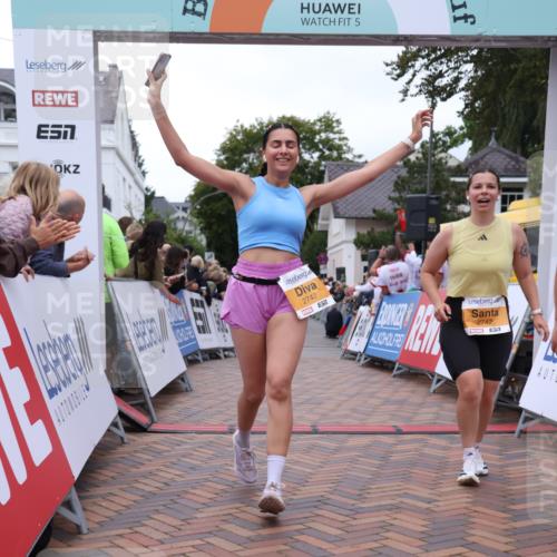 30.08.2026 - Blankeneser Heldenlauf Lena Gebhardt http://msf.ph/oto/10057440 30.08.2026 12:17:01 Ziel 2495, 2742, 2747, 4080 meine-sportfotos.de