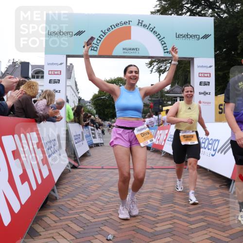 30.08.2026 - Blankeneser Heldenlauf Lena Gebhardt http://msf.ph/oto/10057443 30.08.2026 12:17:02 Ziel 2495, 2742, 2747, 4080 meine-sportfotos.de
