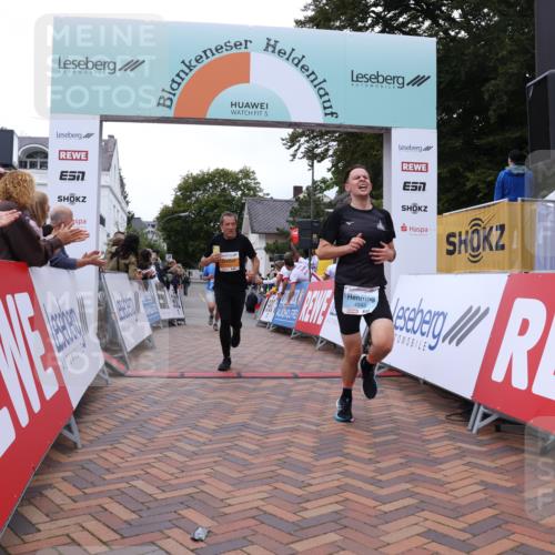 30.08.2026 - Blankeneser Heldenlauf Lena Gebhardt http://msf.ph/oto/10057473 30.08.2026 12:17:10 Ziel 2523, 4243, 4424 meine-sportfotos.de