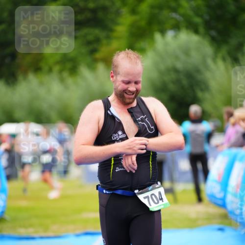 30.08.2026 - Elbe Triathlon Hamburg LAZAROV Photography http://msf.ph/oto/10057505 30.08.2026 11:19:51 Ziel 667, 704 meine-sportfotos.de