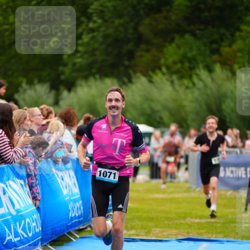 30.08.2026 - Elbe Triathlon Hamburg LAZAROV Photography http://msf.ph/oto/10057520 30.08.2026 11:20:00 Ziel 572, 725, 1071 meine-sportfotos.de