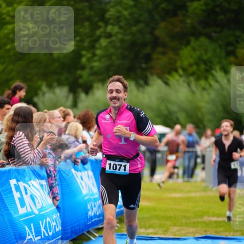 30.08.2026 - Elbe Triathlon Hamburg LAZAROV Photography http://msf.ph/oto/10057521 30.08.2026 11:20:00 Ziel 572, 725, 1071 meine-sportfotos.de