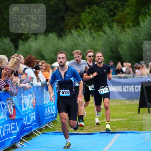 30.08.2026 - Elbe Triathlon Hamburg LAZAROV Photography http://msf.ph/oto/10057550 30.08.2026 11:20:19 Ziel 1013, 1029, 1094, 1216 meine-sportfotos.de