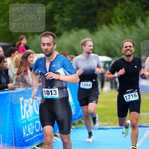 30.08.2026 - Elbe Triathlon Hamburg LAZAROV Photography http://msf.ph/oto/10057558 30.08.2026 11:20:21 Ziel 1013, 1029, 1094, 1216 meine-sportfotos.de