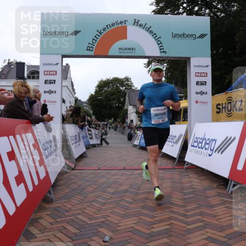 30.08.2026 - Blankeneser Heldenlauf Lena Gebhardt http://msf.ph/oto/10057568 30.08.2026 12:17:51 Ziel 4055, 4134, 4272 meine-sportfotos.de