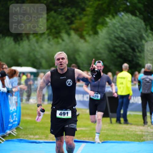 30.08.2026 - Elbe Triathlon Hamburg LAZAROV Photography http://msf.ph/oto/10057577 30.08.2026 11:20:32 Ziel 429, 491, 1101 meine-sportfotos.de