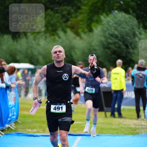 30.08.2026 - Elbe Triathlon Hamburg LAZAROV Photography http://msf.ph/oto/10057579 30.08.2026 11:20:32 Ziel 429, 491, 1101 meine-sportfotos.de