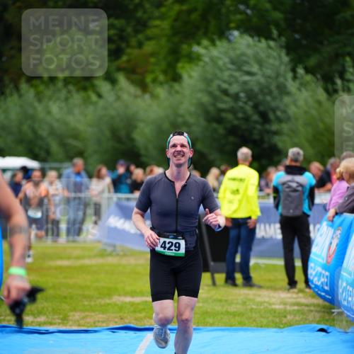 30.08.2026 - Elbe Triathlon Hamburg LAZAROV Photography http://msf.ph/oto/10057584 30.08.2026 11:20:33 Ziel 429, 491, 1101 meine-sportfotos.de
