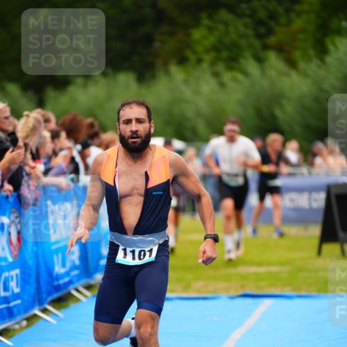 30.08.2026 - Elbe Triathlon Hamburg LAZAROV Photography http://msf.ph/oto/10057599 30.08.2026 11:20:40 Ziel 886, 1059, 1101 meine-sportfotos.de