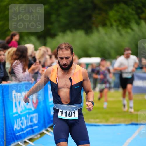 30.08.2026 - Elbe Triathlon Hamburg LAZAROV Photography http://msf.ph/oto/10057602 30.08.2026 11:20:40 Ziel 886, 1059, 1101 meine-sportfotos.de
