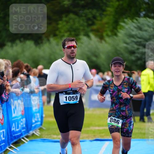 30.08.2026 - Elbe Triathlon Hamburg LAZAROV Photography http://msf.ph/oto/10057608 30.08.2026 11:20:43 Ziel 886, 1059, 1101 meine-sportfotos.de