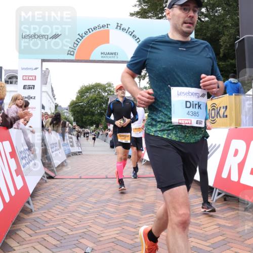 30.08.2026 - Blankeneser Heldenlauf Lena Gebhardt http://msf.ph/oto/10057617 30.08.2026 12:18:15 Ziel 2094, 2095, 2231, 4211, 4385 meine-sportfotos.de