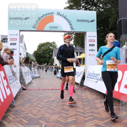 30.08.2026 - Blankeneser Heldenlauf Lena Gebhardt http://msf.ph/oto/10057620 30.08.2026 12:18:15 Ziel 2094, 2095, 2231, 4211, 4385 meine-sportfotos.de