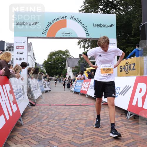 30.08.2026 - Blankeneser Heldenlauf Lena Gebhardt http://msf.ph/oto/10057631 30.08.2026 12:18:18 Ziel 2094, 2095, 2231, 4211, 4385 meine-sportfotos.de