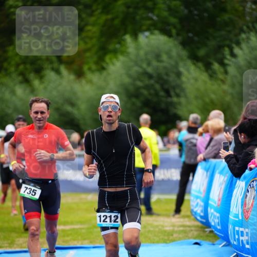 30.08.2026 - Elbe Triathlon Hamburg LAZAROV Photography http://msf.ph/oto/10057637 30.08.2026 11:21:01 Ziel 735, 1100, 1212, 1225 meine-sportfotos.de