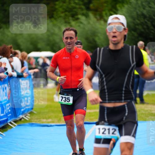 30.08.2026 - Elbe Triathlon Hamburg LAZAROV Photography http://msf.ph/oto/10057642 30.08.2026 11:21:02 Ziel 735, 1100, 1212, 1225 meine-sportfotos.de