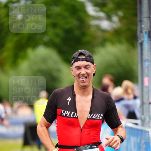 30.08.2026 - Elbe Triathlon Hamburg LAZAROV Photography http://msf.ph/oto/10057648 30.08.2026 11:21:05 Ziel 735, 1100, 1212, 1225, 1276 meine-sportfotos.de