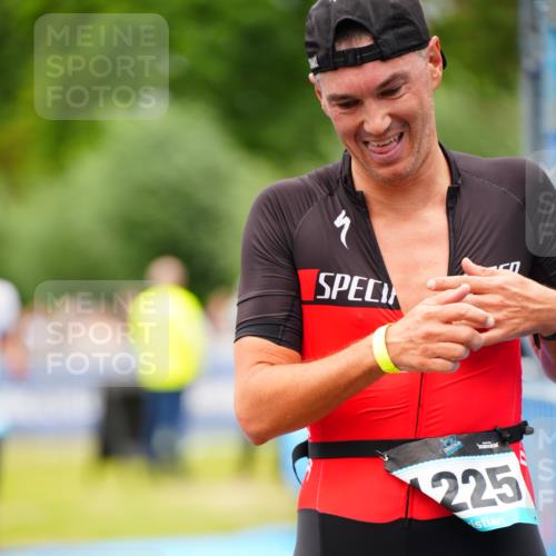 30.08.2026 - Elbe Triathlon Hamburg LAZAROV Photography http://msf.ph/oto/10057652 30.08.2026 11:21:06 Ziel 735, 999, 1100, 1225, 1276 meine-sportfotos.de