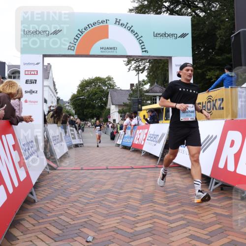 30.08.2026 - Blankeneser Heldenlauf Lena Gebhardt http://msf.ph/oto/10057660 30.08.2026 12:18:26 Ziel 2406, 4103, 4337 meine-sportfotos.de