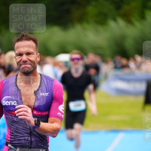 30.08.2026 - Elbe Triathlon Hamburg LAZAROV Photography http://msf.ph/oto/10057672 30.08.2026 11:21:14 Ziel 999, 1017, 1276 meine-sportfotos.de