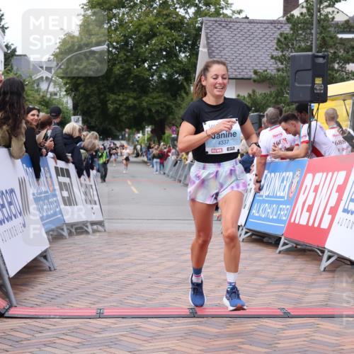 30.08.2026 - Blankeneser Heldenlauf Lena Gebhardt http://msf.ph/oto/10057675 30.08.2026 12:18:29 Ziel 2406, 4103, 4337 meine-sportfotos.de